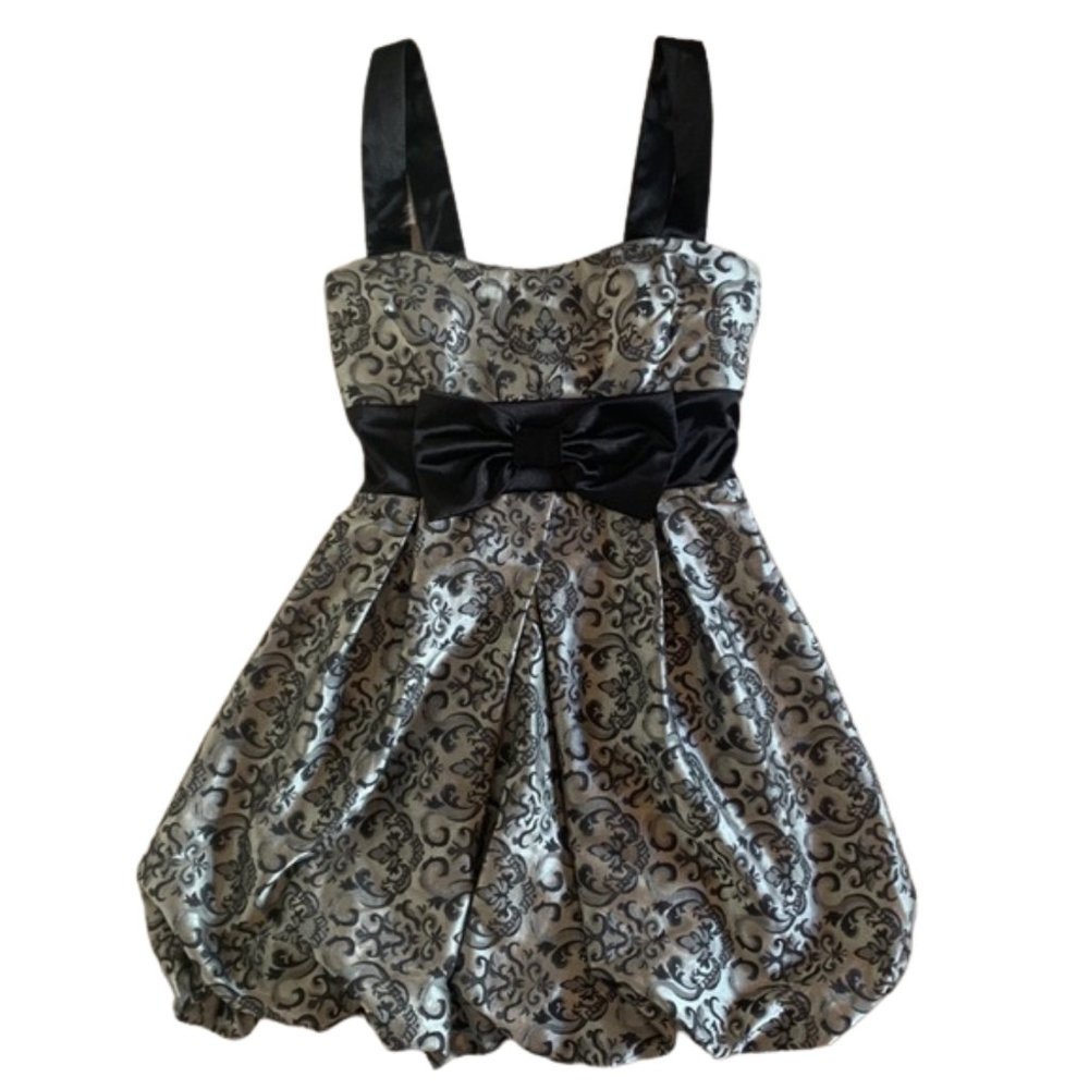 Speechless Festive Bubble Hem Dress